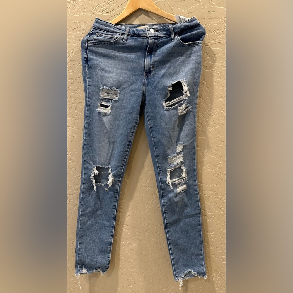 Levis 721 high rise 29” waist distressed jeans